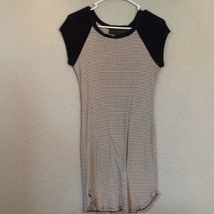 T-shirt dress navel blue with white stripes